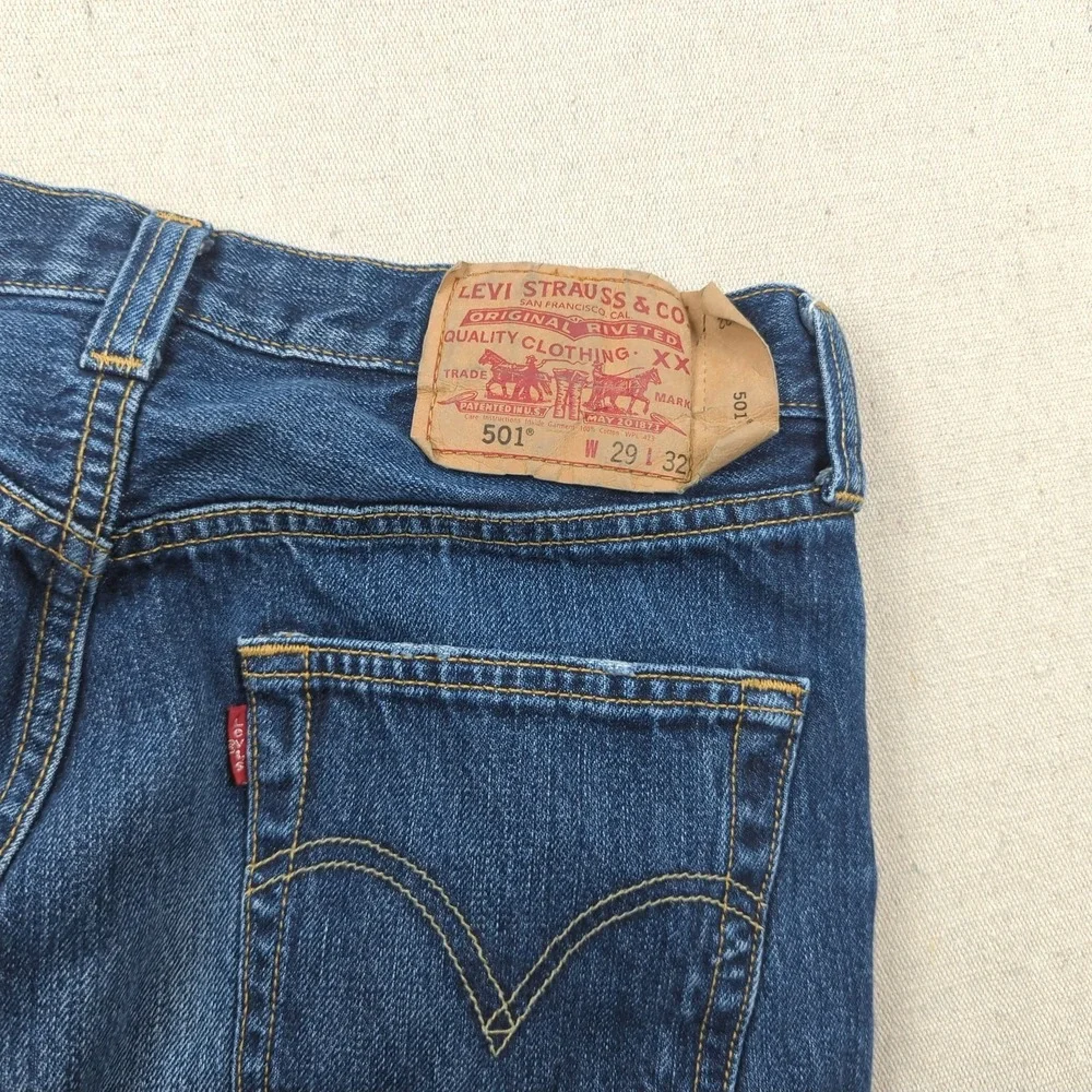 Levis 501 Jeans Mens 29x32 Blue Button Fly Classic American Casual Western